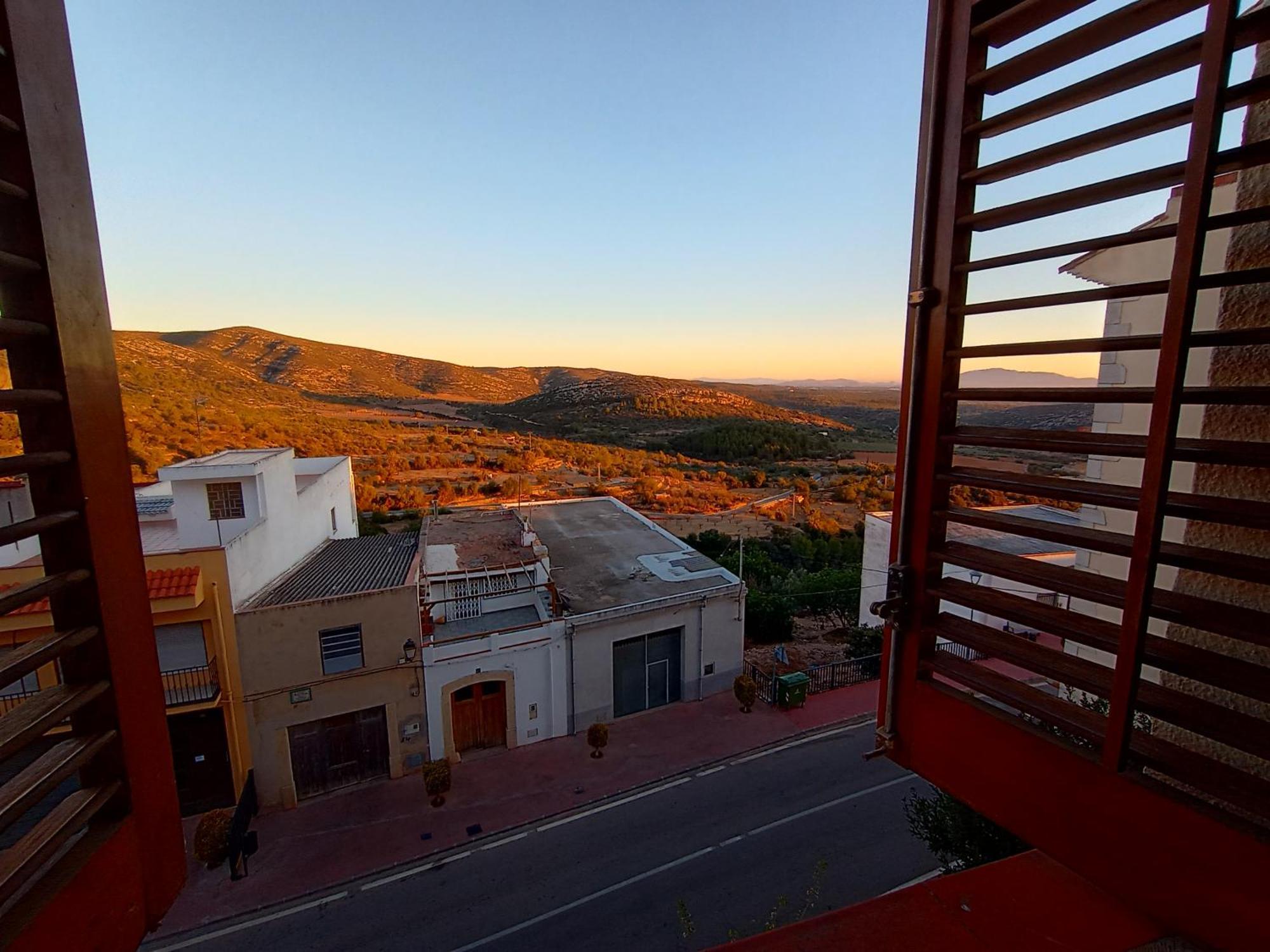 Tranquil And Spacious Townhouse In Historical And Picturesque Cervera Del Maestre Екстер'єр фото