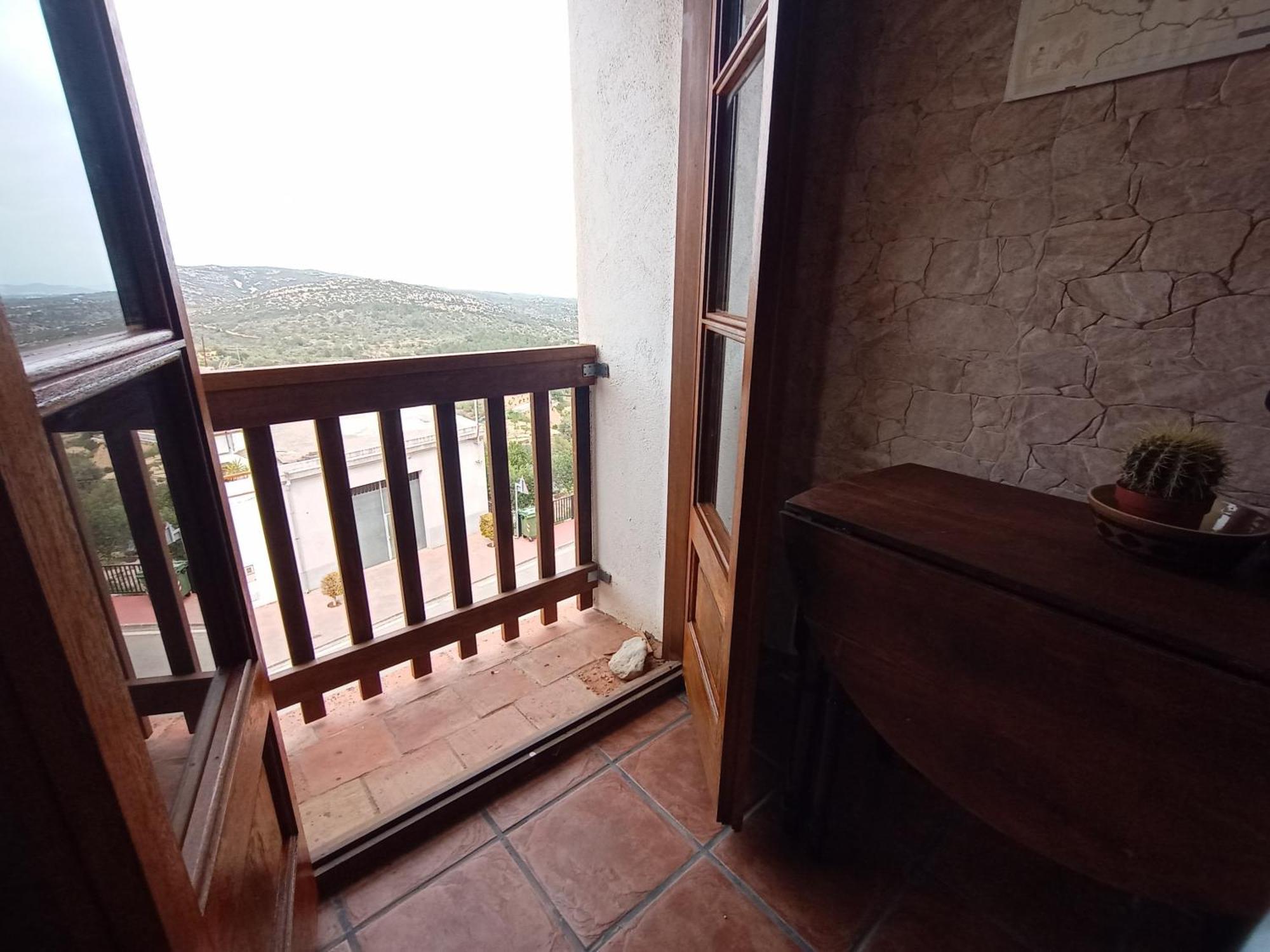 Tranquil And Spacious Townhouse In Historical And Picturesque Cervera Del Maestre Екстер'єр фото